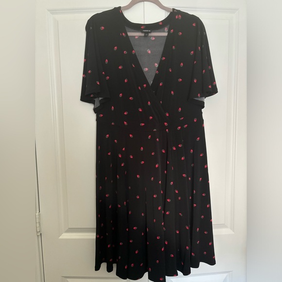 torrid Dresses & Skirts - Torrid Strawberry Dress